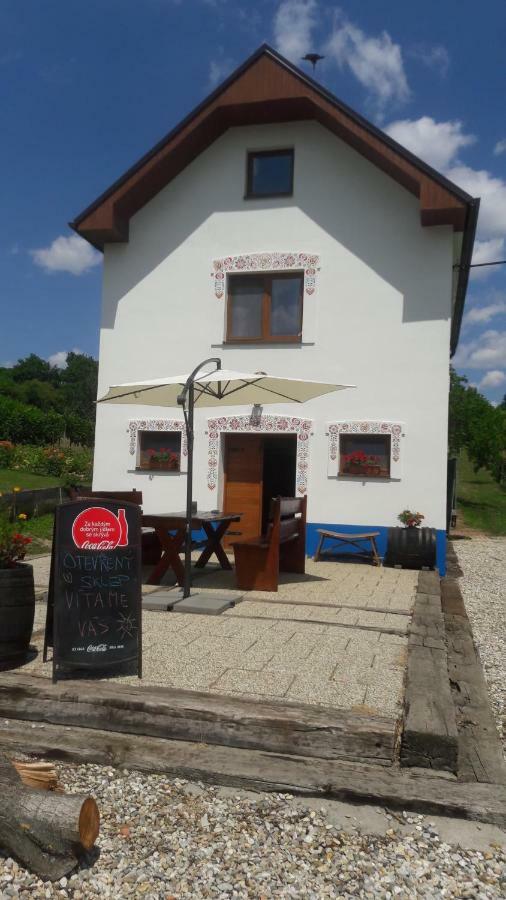 Vinny Sklep U Mna Mutěnice Exterior foto